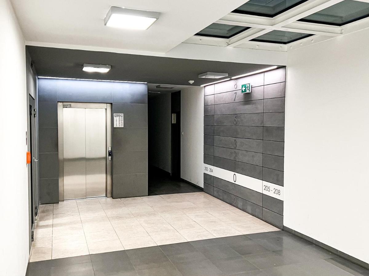 Nowoczesny Apartament - Blisko Centrum Warsaw Exterior photo